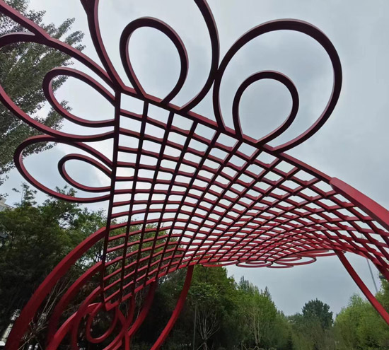 北京拉彎加工廠在產(chǎn)學(xué)研領(lǐng)域取得新進(jìn)展，最近拉彎廠全面展現(xiàn)高精尖技術(shù)！