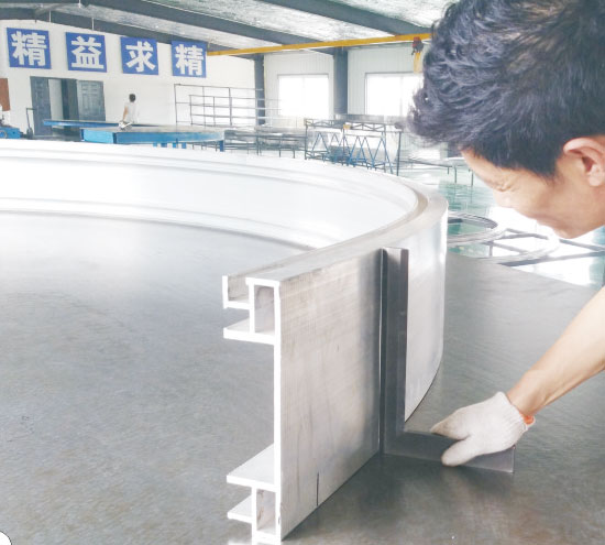 鋁型材彎弧加工費(fèi)用計(jì)算：北京拉彎廠(chǎng)揭秘成本構(gòu)成與定價(jià)策略