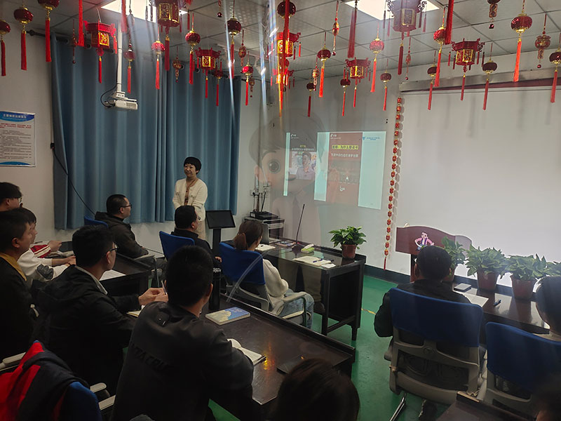 思維破繭，共赴成長：盛達拉彎共讀聯(lián)盟學(xué)習(xí)小組進階之旅