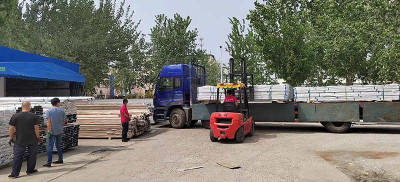 來料卸車，拉彎加工材料執(zhí)行高標(biāo)準！