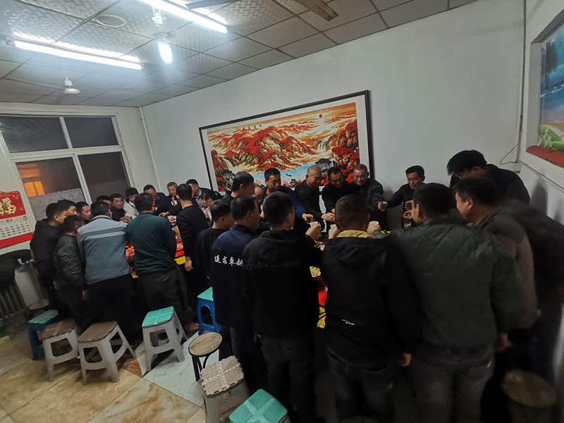 《感恩有你，“職”迎新生——北京型材拉彎盛達(dá)偉業(yè)感恩節(jié)特別聚餐》