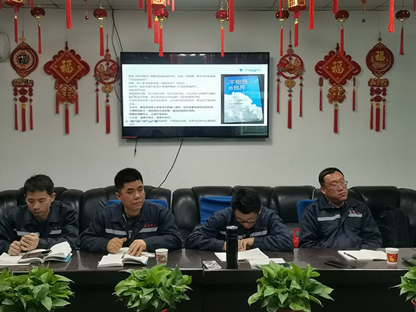 北京拉彎廠召開(kāi)三月份月度產(chǎn)值分析會(huì)