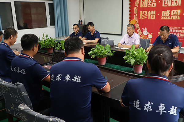 拉彎加工廠家祝拉彎工人們勞動節(jié)快樂！